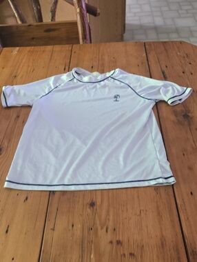 iXtreme White UV Protection Rash Guard with Navy Stitching Sz L